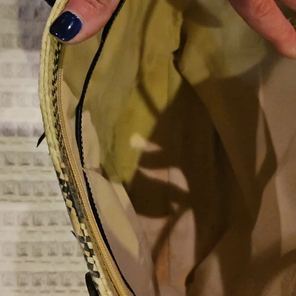 Ettienne AignerWoven Straw Tote Bag in Yellow and Black - Picture 5 of 6